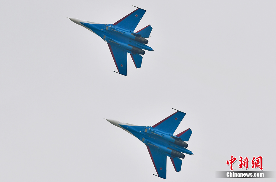 俄羅斯“勇士”及“雨燕”飛行表演隊