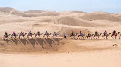 景點：銀肯響沙灣